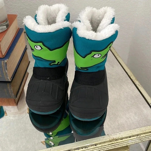Cat n Jack - Boys Snow Boots with Dino Design - Picture 1 of 4